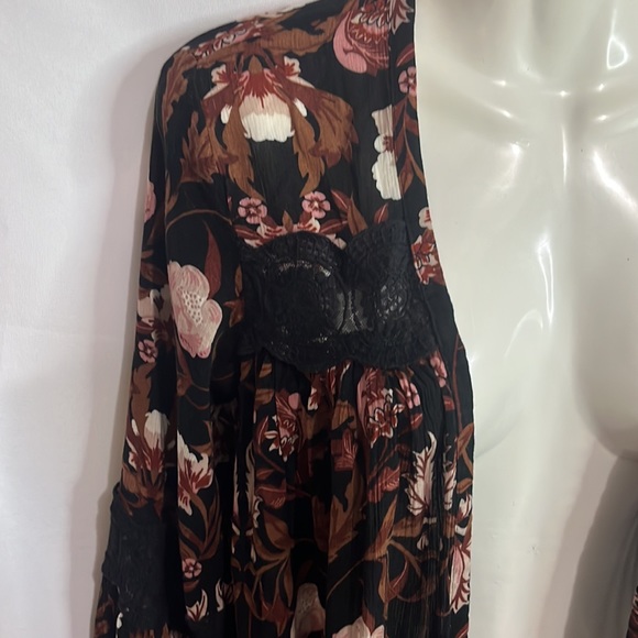 American Eagle open sweater/cover-up- new - Picture 4 of 7